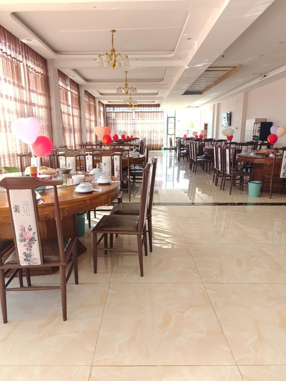Bai Nian Sheng Shi Hotel Kunming Eksteriør bilde