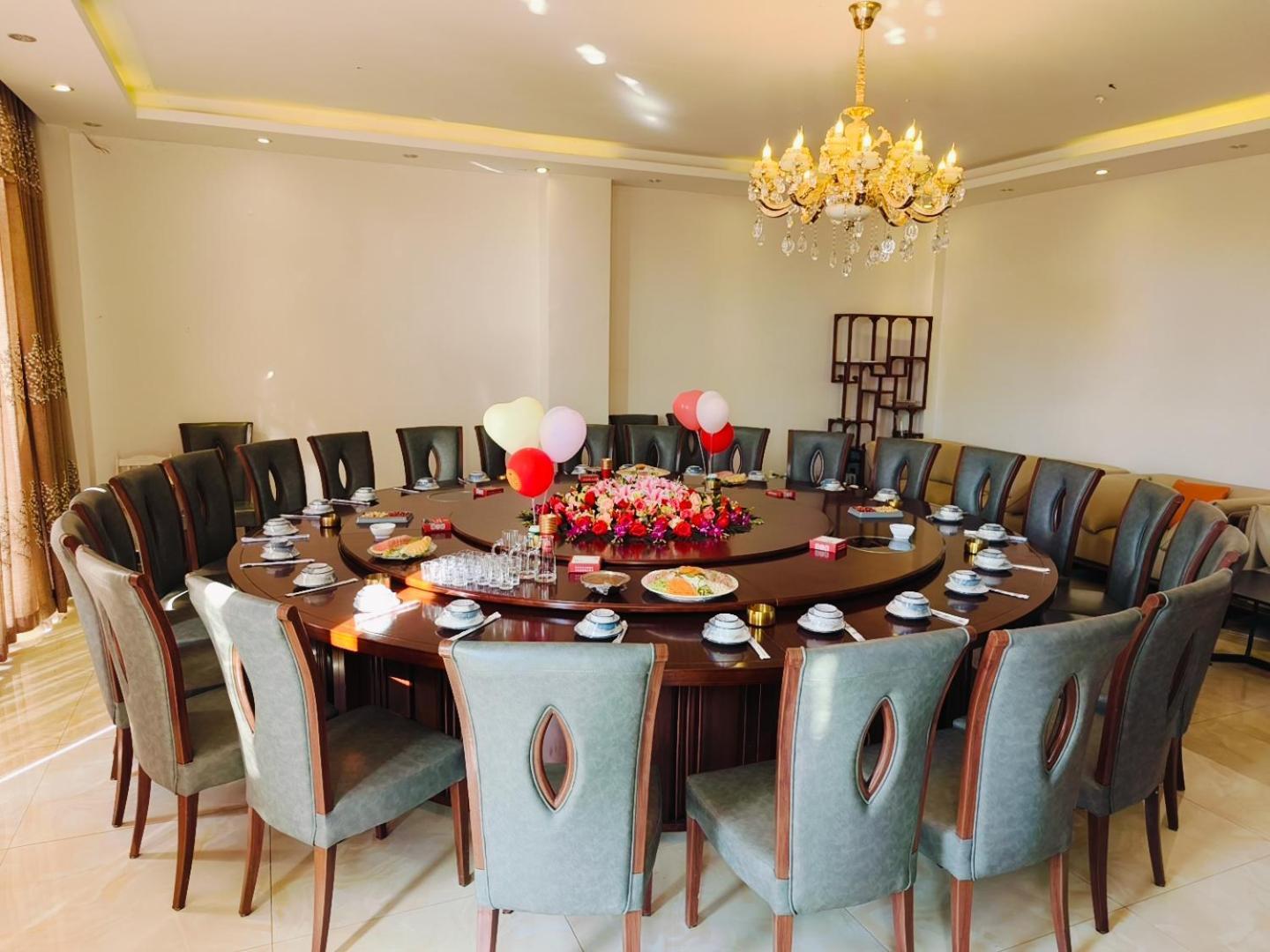 Bai Nian Sheng Shi Hotel Kunming Eksteriør bilde