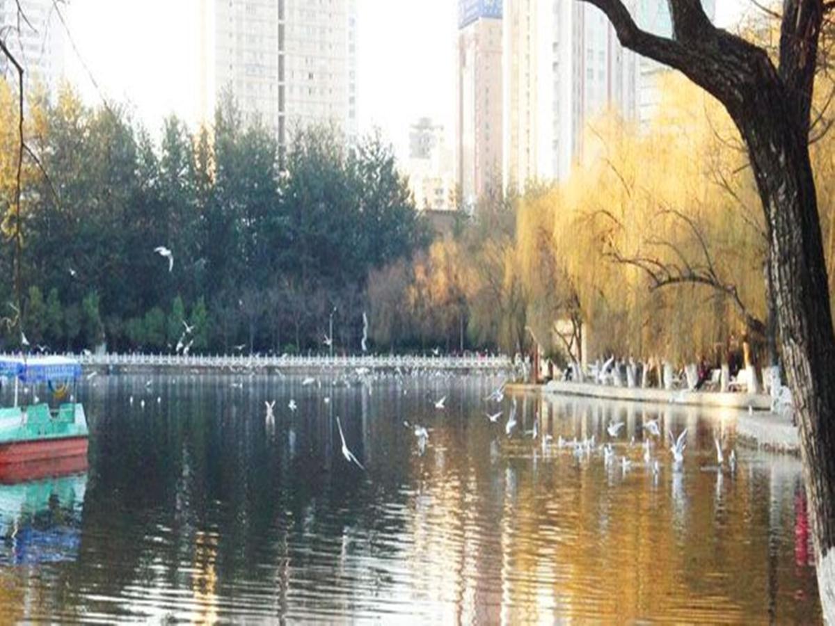 Bai Nian Sheng Shi Hotel Kunming Eksteriør bilde